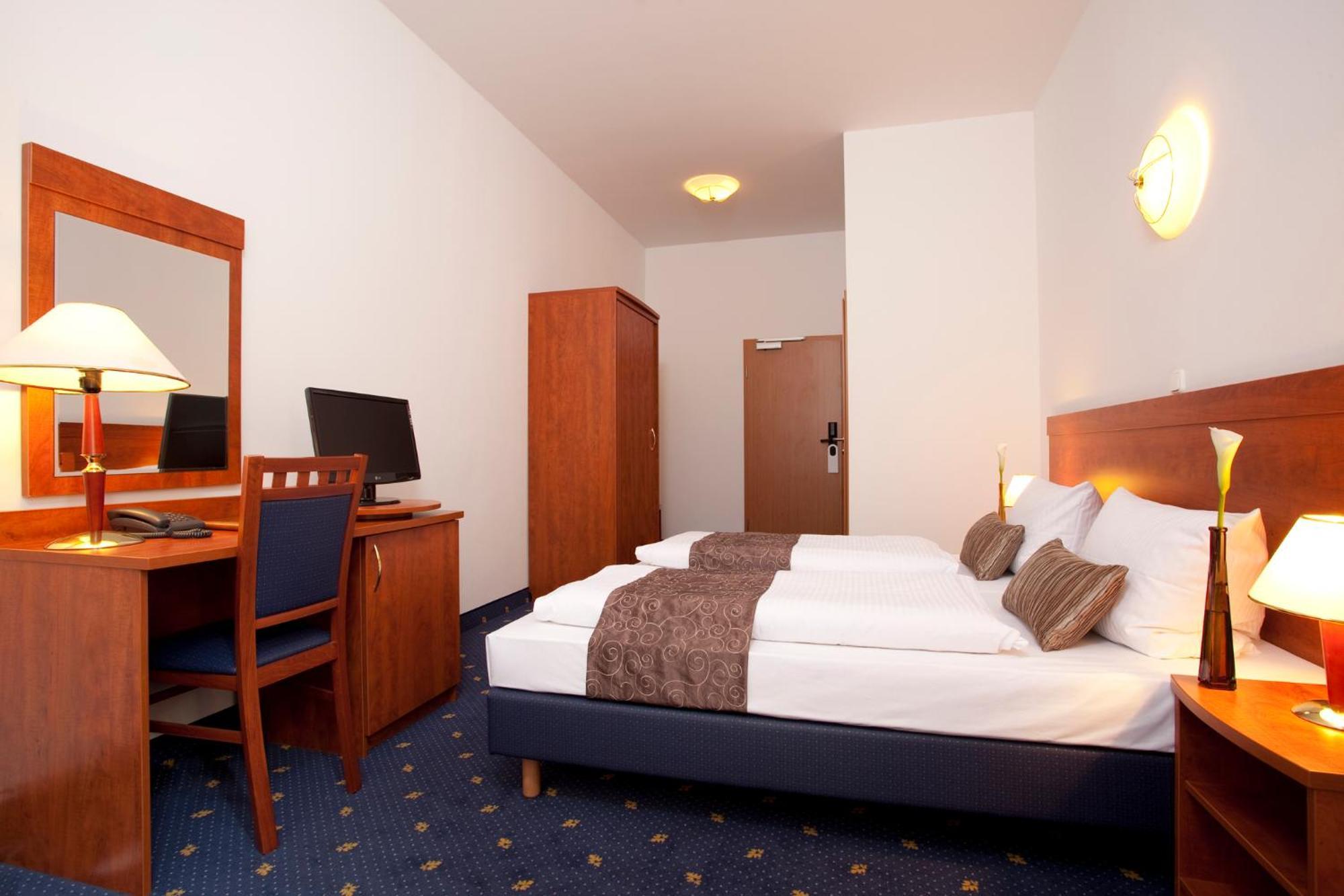 Hotel Atrium Charlottenburg — Photos 2